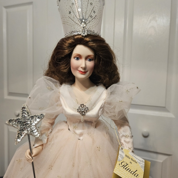 GLINDA from The Wizard of Oz and Wicked. - Picture 2 of 6